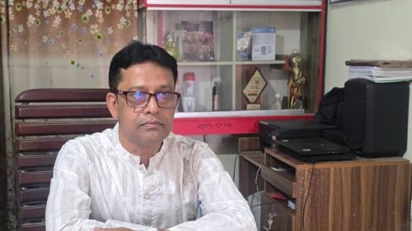 শিক্ষকতার নক্ষত্রপতন ও এক অমলিন স্মৃতি: বিদায়বেলায় সাবেক প্রধান শিক্ষক মোঃ শহিদুল ইসলাম মোড়ল